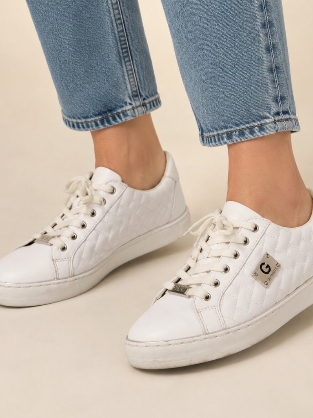 Guess GGGretchy White Quilted Sneakers Quiet Luxury Y2K Clean Girl Aesthetic 9.5